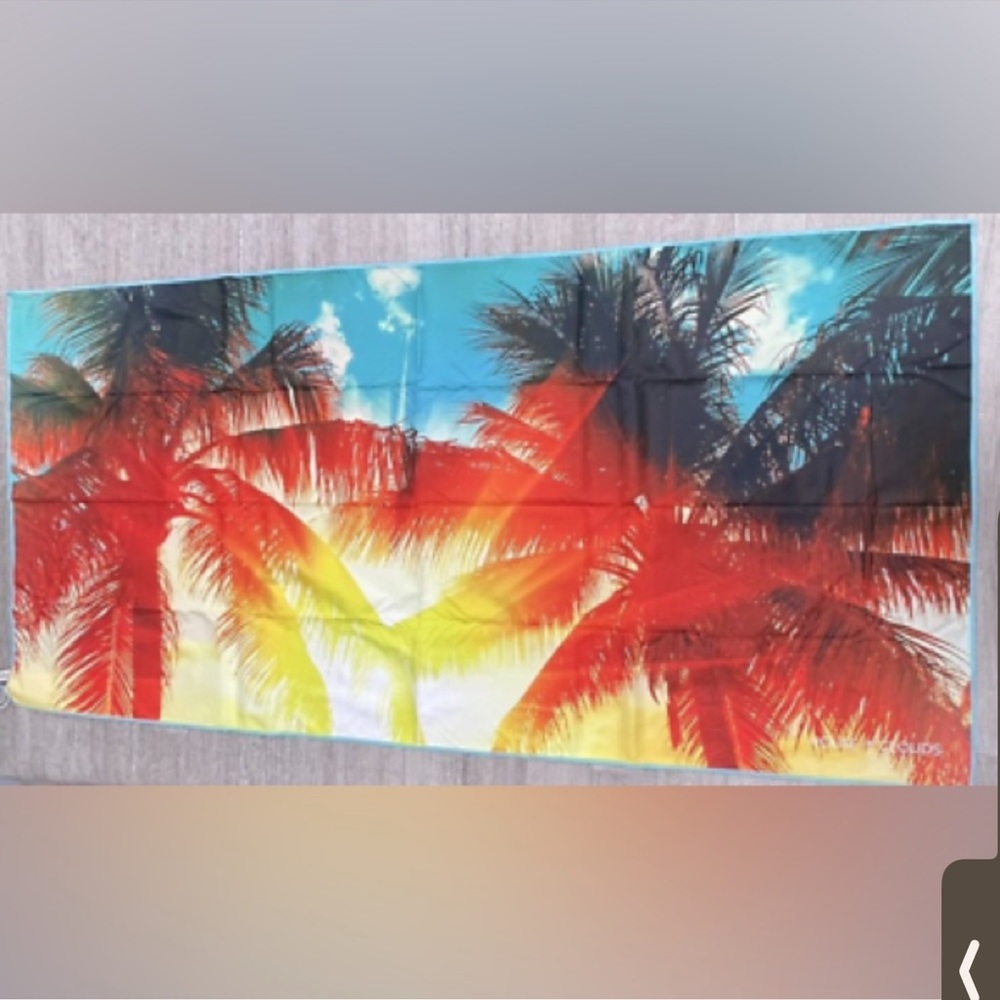 House of Clouds Microfiber Beach Quick Dry Sand Free Compact Towel Palm Sunset